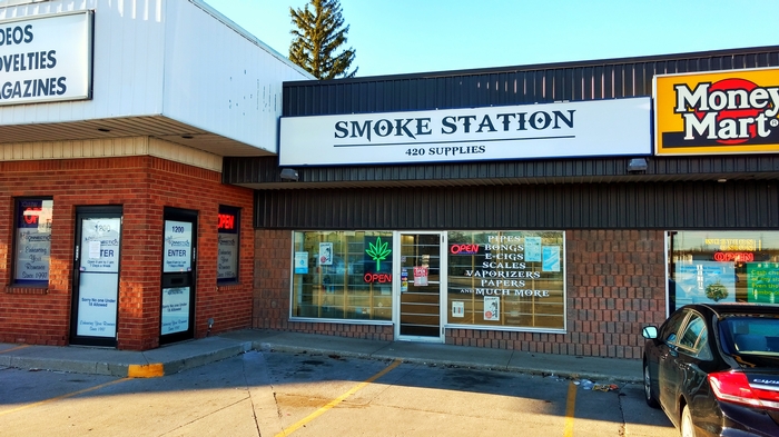 Smoke Station 420 Supplies